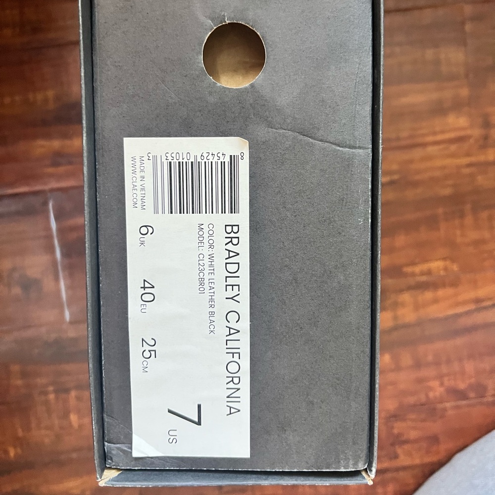 NIB Clae Bradley California Sneakers - Picture 5 of 5